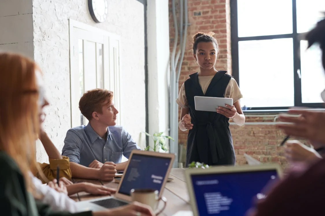 10+ Employee Satisfaction Survey Questions to Ask [+9 Tips] in 2025